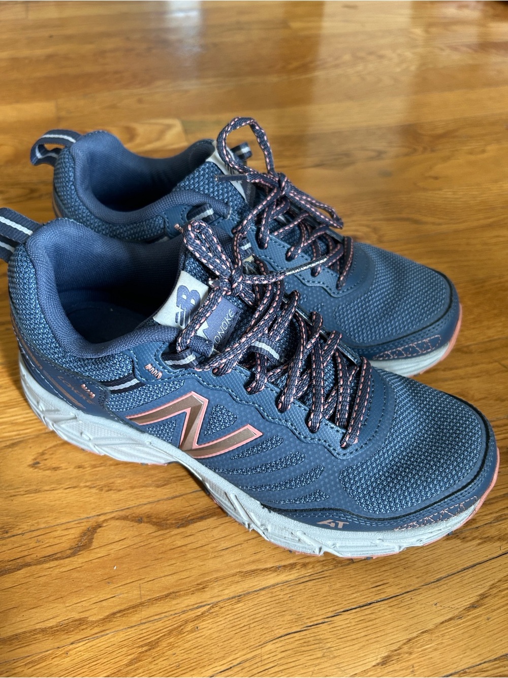 New Balance Women's All terrain trail blue Sneakers